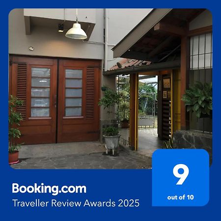 De Riau Guesthouse Bandung Kültér fotó