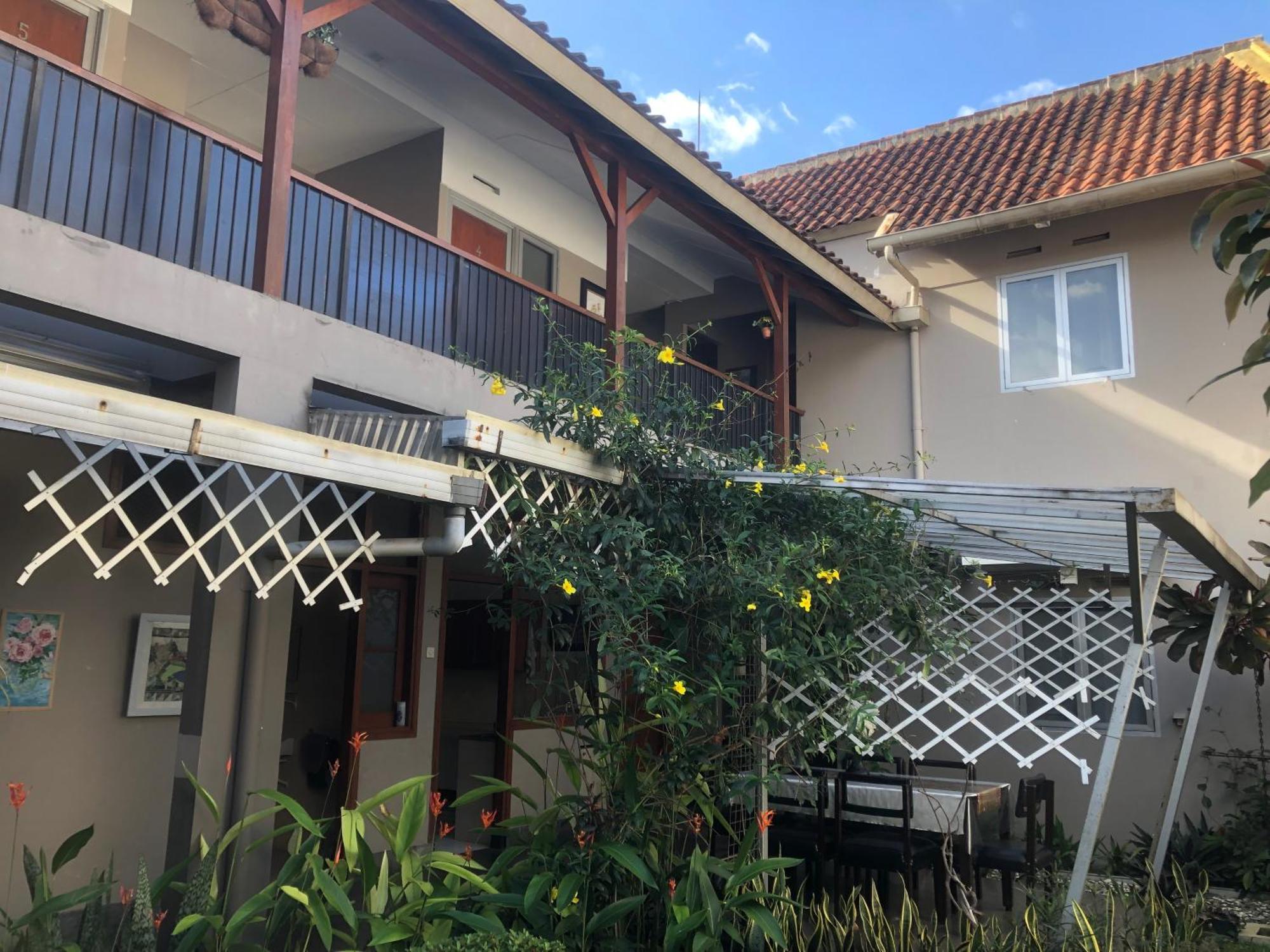 De Riau Guesthouse Bandung Kültér fotó