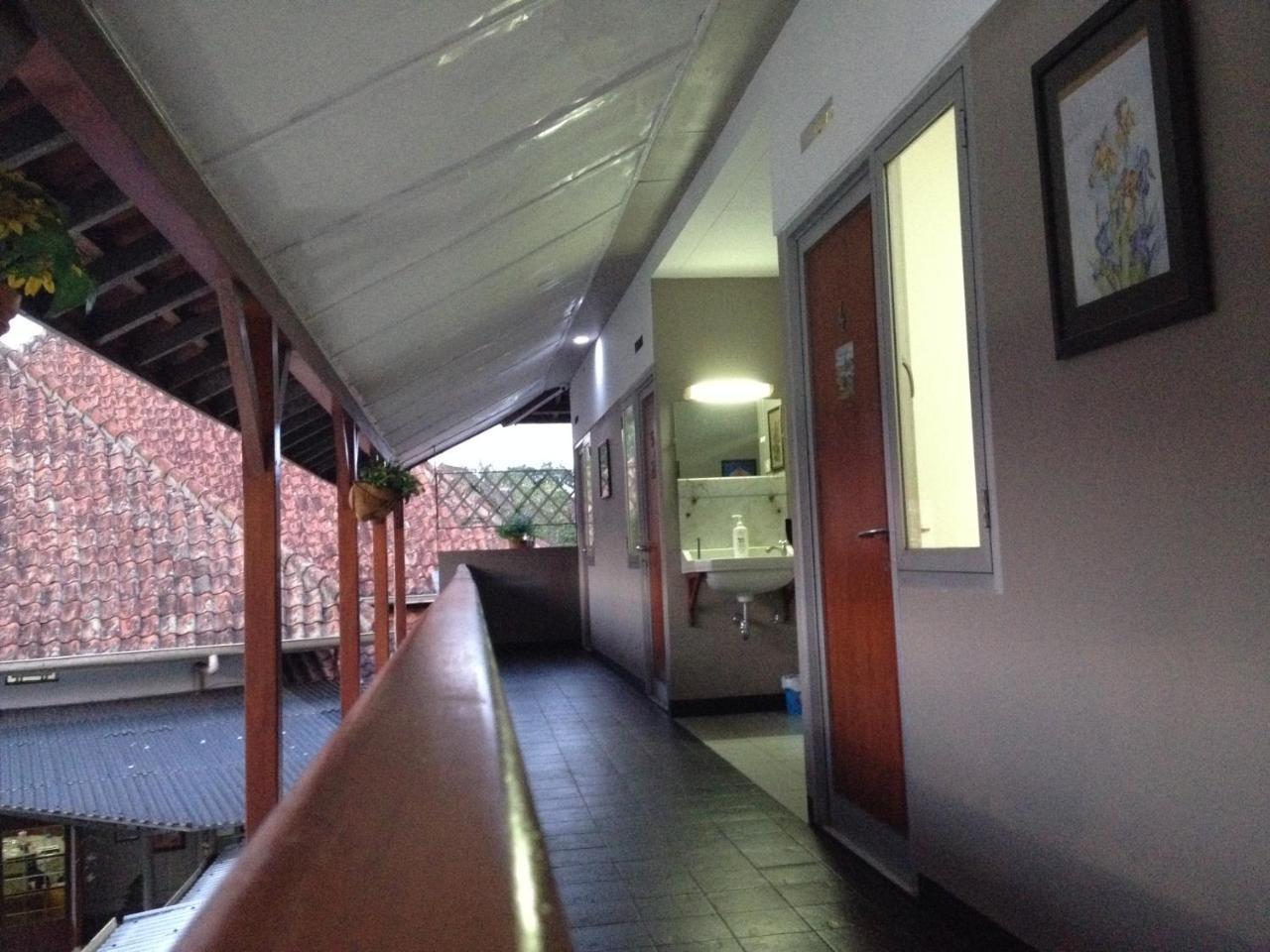 De Riau Guesthouse Bandung Kültér fotó