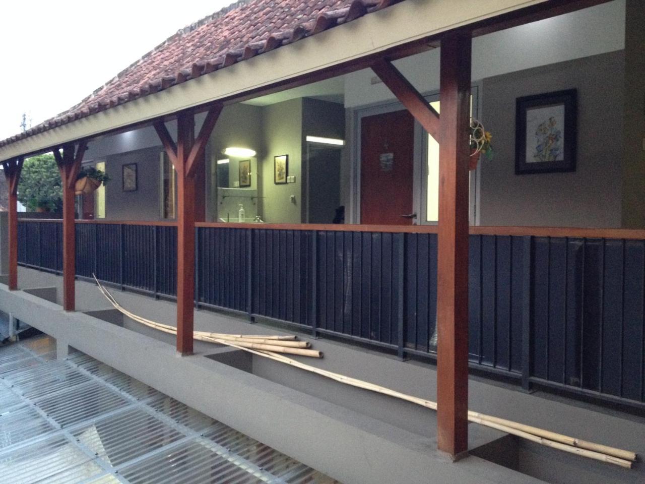 De Riau Guesthouse Bandung Kültér fotó