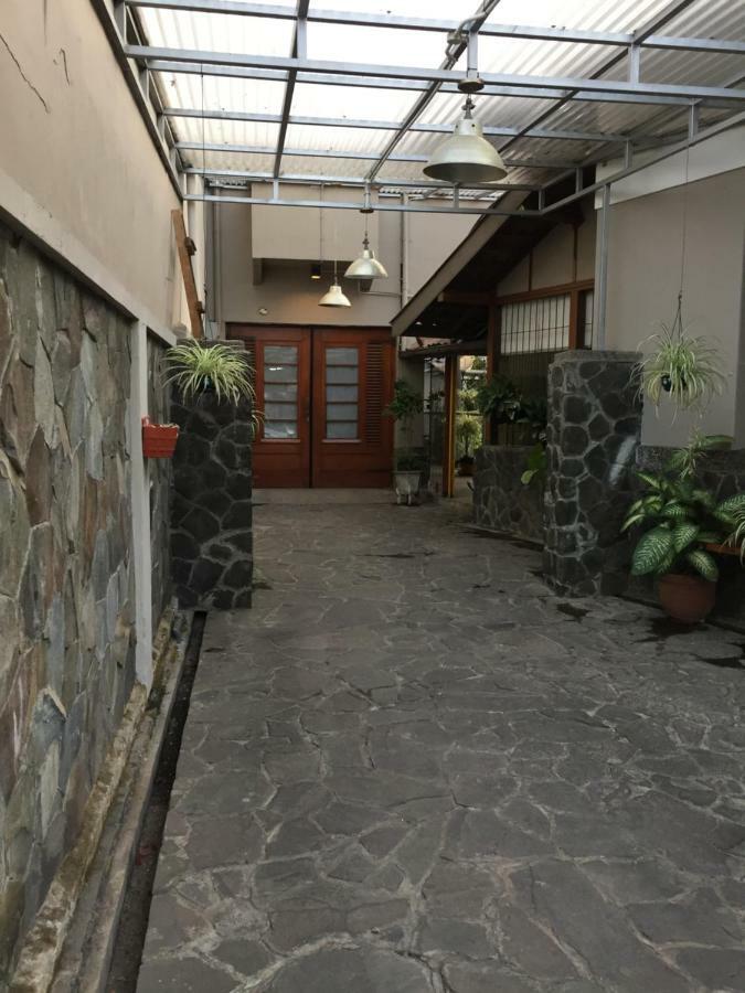 De Riau Guesthouse Bandung Kültér fotó